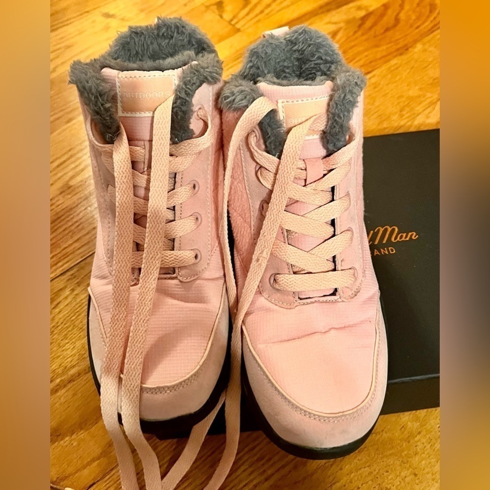 BomKinta Pink Faux Fur Lined Winter Snow Boots Hiking Style Sz 38 US 7.5 Ankle